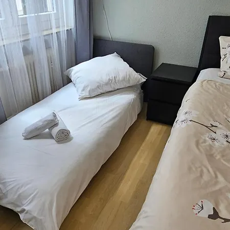 - Cozy Bedroom & Kitchen In The Heart Of The And Hauptbahnhof Apartmán Wuppertal