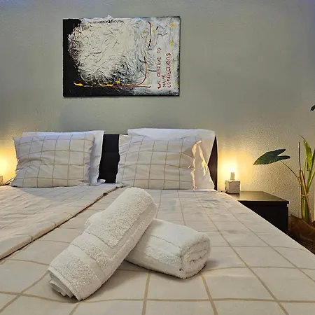 - Cozy Bedroom & Kitchen In The Heart Of The And Hauptbahnhof Wuppertal