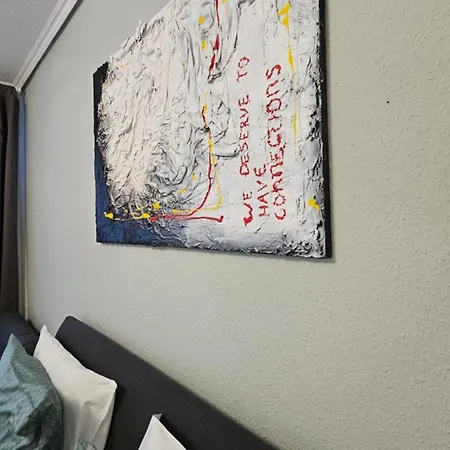 - Cozy Bedroom & Kitchen In The Heart Of The And Hauptbahnhof Apartment