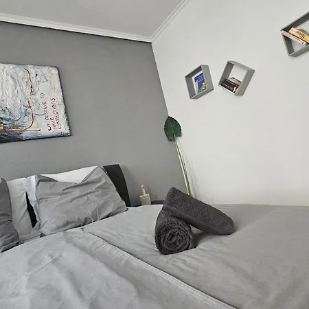Apartman - Cozy Bedroom & Kitchen In The Heart Of The And Hauptbahnhof