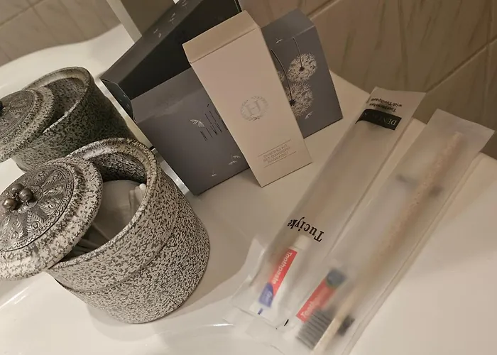 - Cozy Bedroom & Kitchen In The Heart Of The And Hauptbahnhof 伍珀塔尔