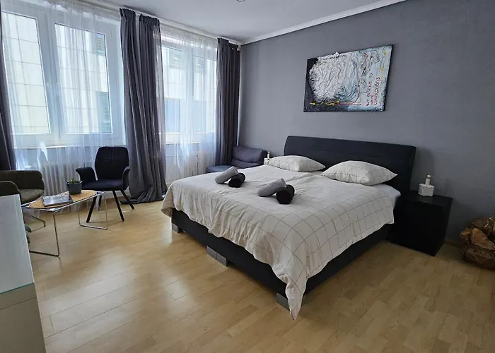 - Cozy Bedroom & Kitchen In The Heart Of The And Hauptbahnhof 伍珀塔尔
